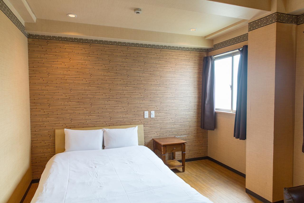 Uehonmachi Plaza Hotel (Adults Only) Osaka Exteriör bild